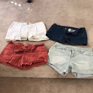 3pairs of shorts